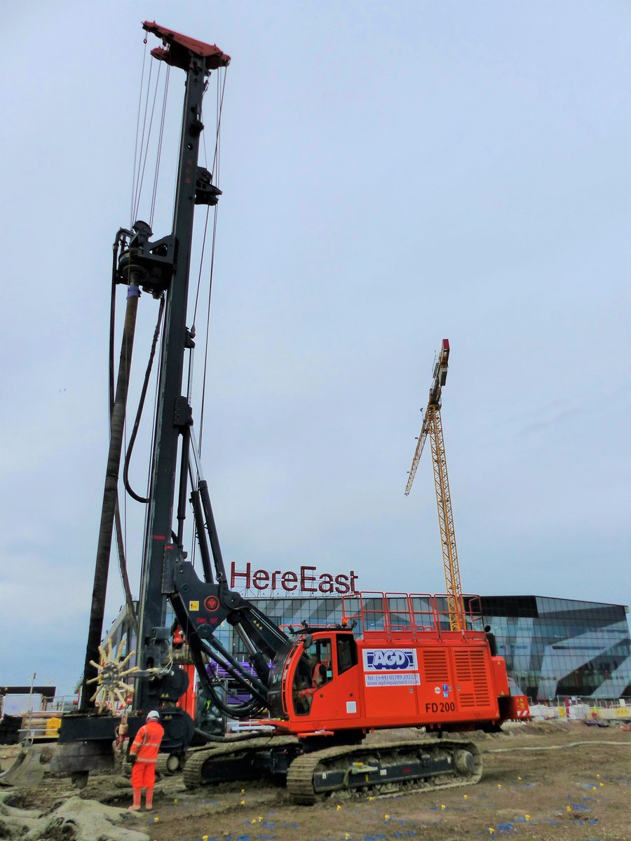 AGDEquipment's tweet photo. #NCB FD200 #CFA / #DisplacementPiling rig installing 350 mm dia displacement piles in London achieving outputs of up to 100 columns per day. With 20 ton metres torque, it can drill 360 degrees, has a 400 hp engine and weighs just 59 tons.
https://t.co/4uknhEKy0O https://t.co/66WVl2PJOG