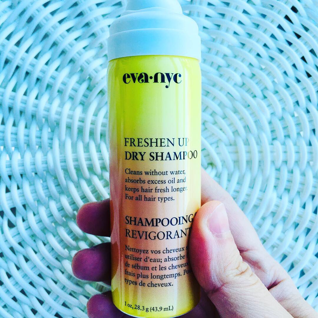 ThePINKlilypad's tweet image. I’m so ready to try this dry shampoo! I have mega greasy hair so let’s see if this will at least take some of that away 🤣 @evahairnyc #evahair #evanyc @influenster #influenster #gotitfree #free #sample #samples #haircare #voxbox #influensterchamp