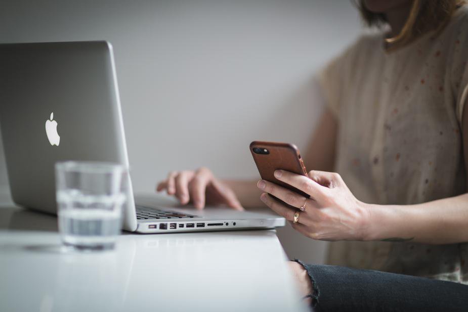 Jenny_Zale's tweet photo. To attract and keep high-income customers, companies need to turn to social media for customer service: https://t.co/DS2rmdoX0P [via @McKinsey] https://t.co/uaQv56vc3D