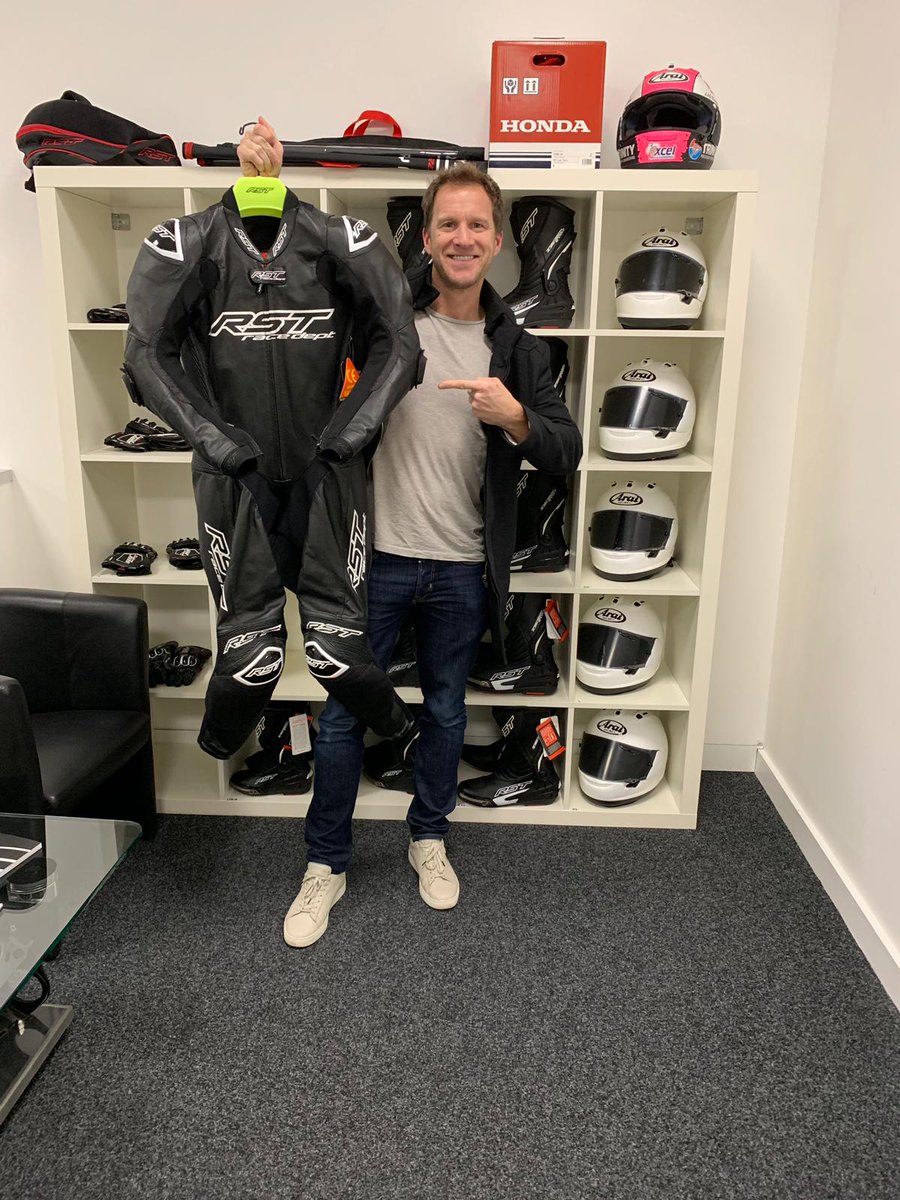 rstmoto's tweet photo. New year, new suit for Ex BSB, WSBK champion and all round nice guy @NeilHodgson100! His fresh 2019 design will be on the brand new RST V4 suit. #WeAreRST #Factoryrider #Custom #BSB #WSBK https://t.co/3DklSxmwqC