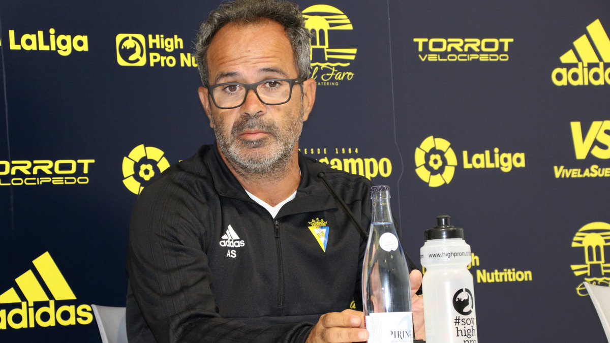 Álvaro Cervera, durante la rueda de prensa previa al Cádiz-Granada (Foto: CCF).