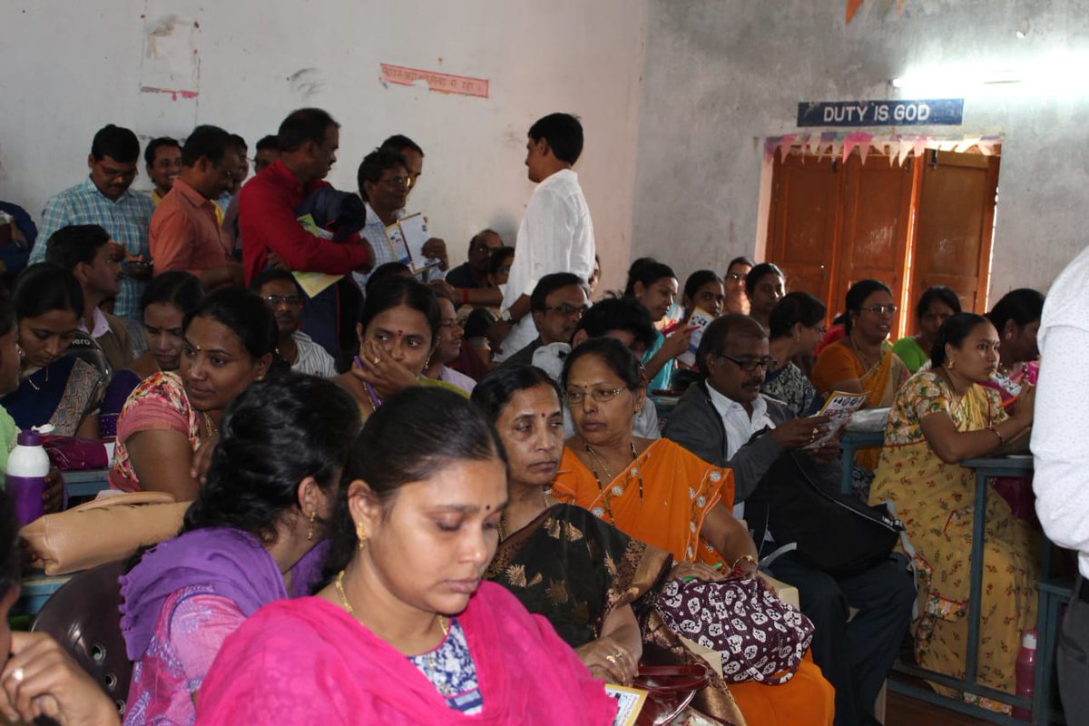 KishoreAdari's tweet photo. Addressing @Teachers in #ApModelSchool, #KGBVSchool, Girls High School, RCM ST. @AnthonySchool, St.Anna High School, @MunicipalHighSchool, MH School, #Cantonment, #Babameta, #AyyappaNagar, @Vizianagaram, @AndhraPradesh on the event of ensuing #NorthAndhra @Teachers #MLC Election. https://t.co/JwAF1a7hpT