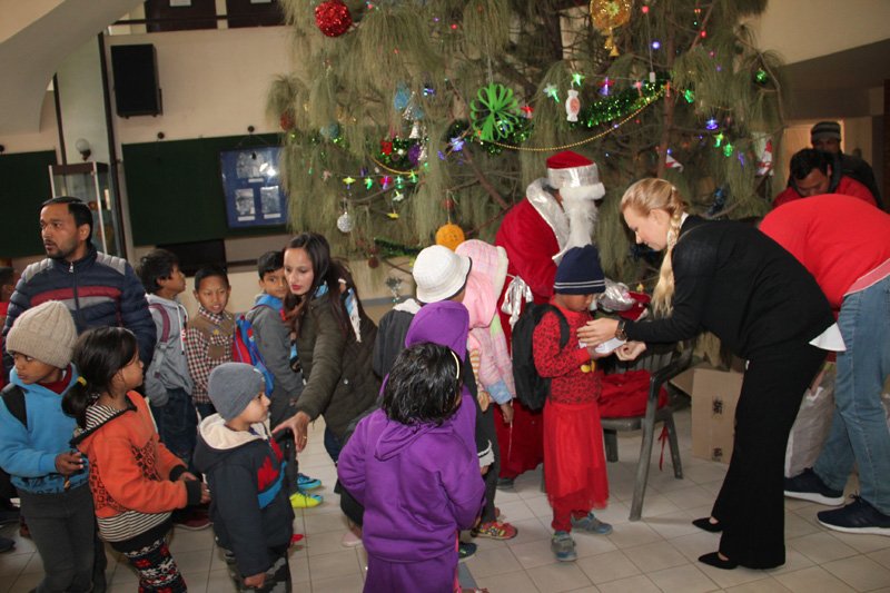 RusHouseinNepal's tweet photo. RCSC organized a Christmas and New Year celebration program for the children of Nepal Children's Organization; popularly known as "Bal Mandir.
#россотрудничество #россиялюбовьбезграниц #russialovewithoutborders #Rossotrudnichestvo #rsgov #RussiainNepal #RCSCNEPAL #inNepal https://t.co/XgB4KRYrx3