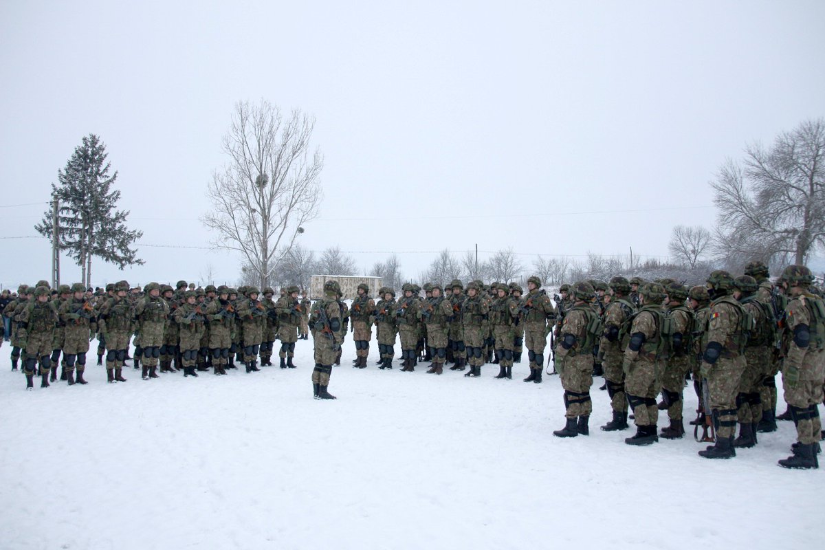 RevistaFT's tweet photo. ACTUALITATE • START EXERCIȚIUL DE REPETARE A MISIUNII
  »» https://t.co/dos11yGBuA #RomanianLandForces #BatalionulProtecțiaForței https://t.co/B7jEAe2Upu