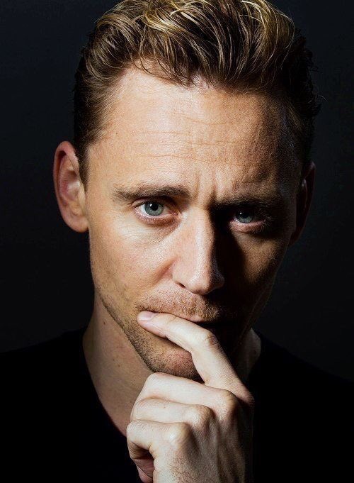 natsinapril's tweet image. Captivating ✨
#HiddlesLetterC @HiddlestonSpam