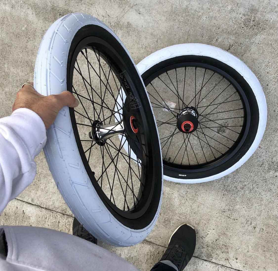 duobrand's tweet photo. DUO High Street tires LOOKING FRESH on Corey Martinez’s (@Corey_Martinez) latest bike build! https://t.co/KcaFV7NqhK