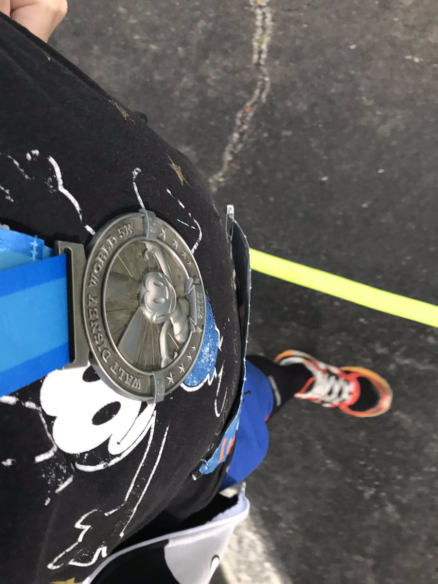 David_Heller25's tweet image. First race back after a year of injury rest . Felt great ! My fav medal they’ve ever had  !
#WDW5k #runDisney