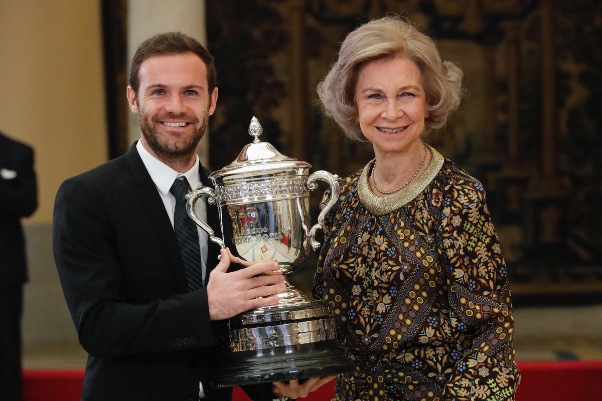 👏🏻👏🏻👏🏻 ¡Qué orgullo! @juanmata8, uno de nuestros campeones del mundo y de Europa, reconocido en los #PremiosNacionalesDeporte por su proyecto @CommonGoalOrg.
🔗 http://bit.ly/Mata100119