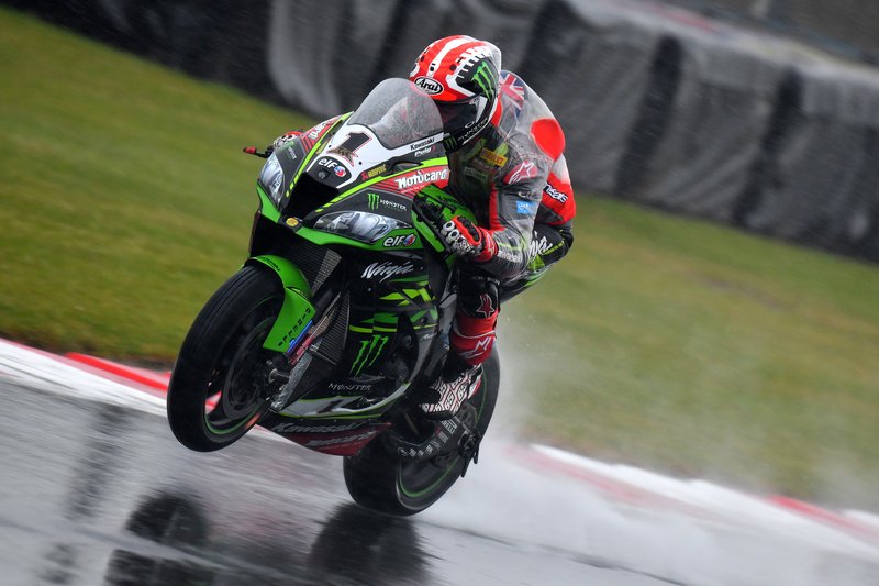 TotalEnergiesAR's tweet photo. #BuenJueves A encarar la recta final de la semana. #ELFMoto 💪💯☝🏁 https://t.co/PyK5adZIyt