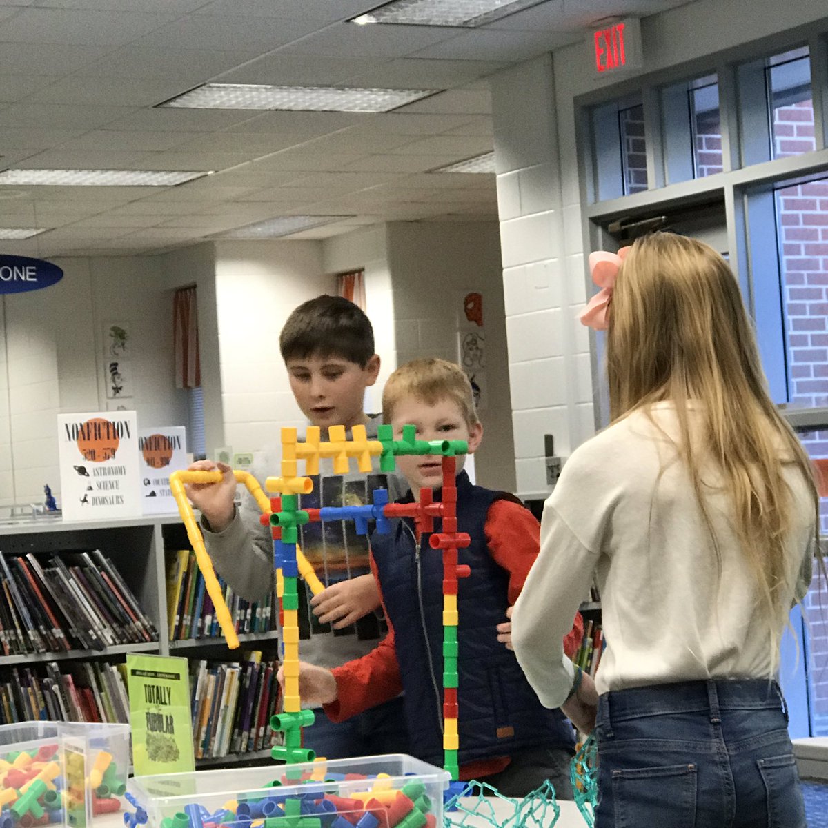 anchorgalEDU's tweet photo. Last day for Tech Cadets Fall session... Cadets are enjoying Maker Space. @AlantonAstros #AESmakers #vbits https://t.co/1971Qfj0Wj