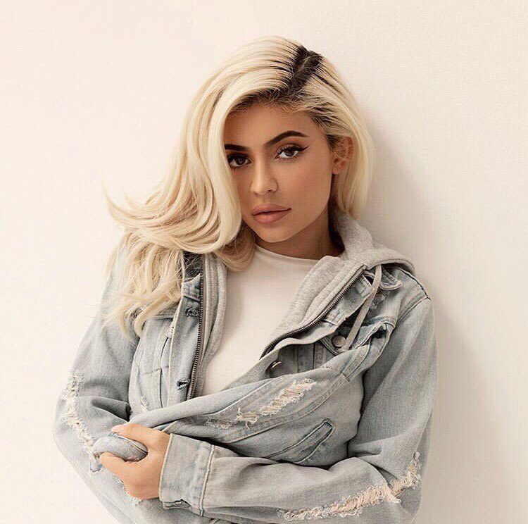 Dedkrut's tweet image. ~Kylie Jenner~
Рт - взял(а)
Фав - нравится
Жду отзыва~