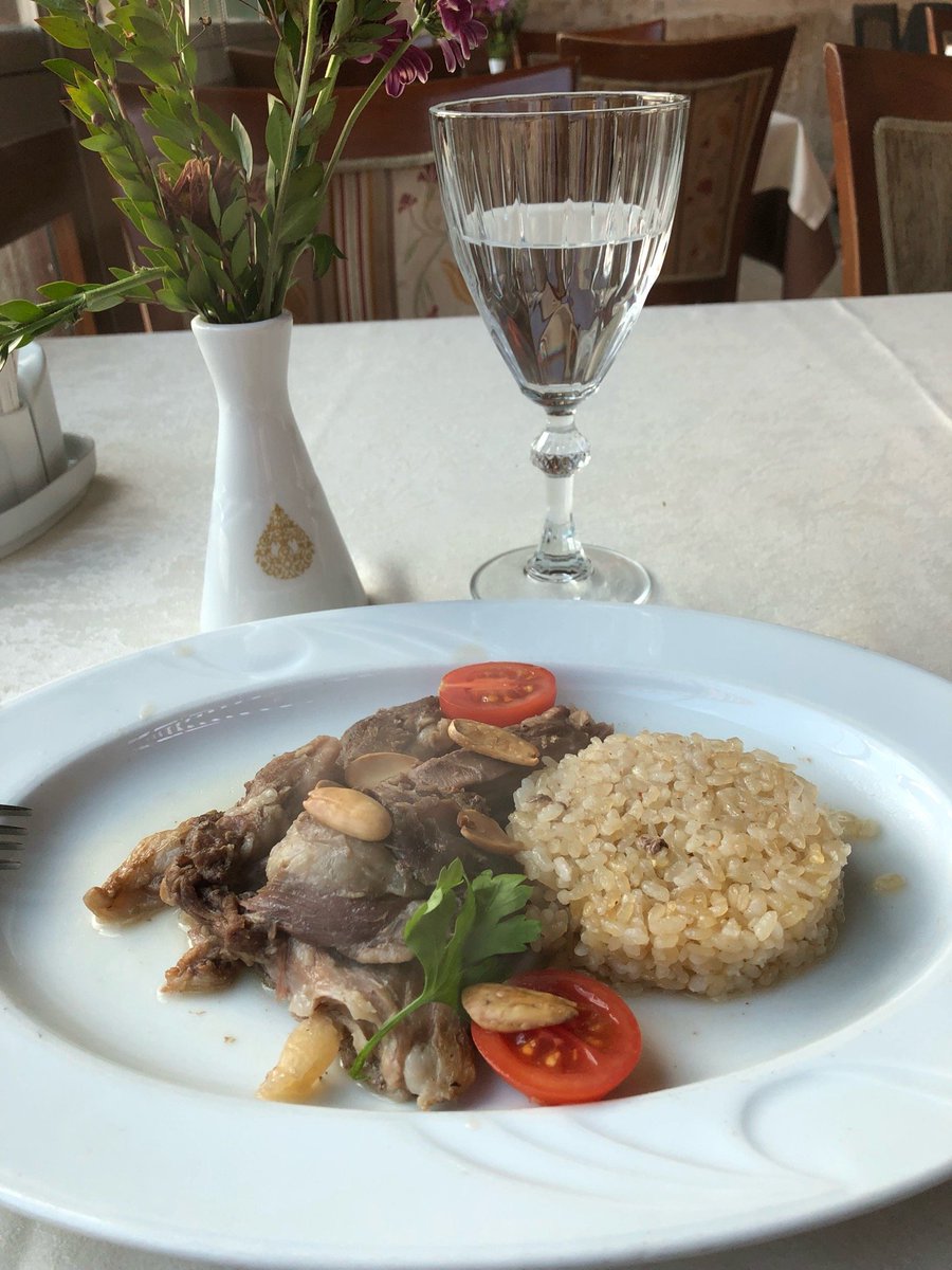 Mardin ve civarına ait yöresel bir yemek olana Dobo ( Kaburga dolması ) (at <a href="/CercisMurat/">CERCİS MURAT KONAĞI</a> Konağı in Mardin, Türkiye) swarmapp.com/c/6SlDeKD9bCb