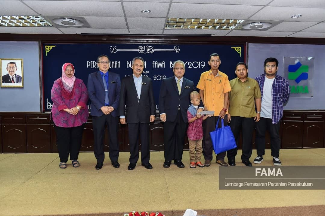 TheGoat30965's tweet photo. Menghadiri Perhimpunan Bulanan FAMA Bil 1/2019 @ Bangunan FAMA Point. Alhamdulillah, FAMA turut berkesempatan menghulurkan sedikit sumbangan kepada golongan yang memerlukan dalam majlis ini.

#famadihatirakyat https://t.co/9lIQR6RSK8