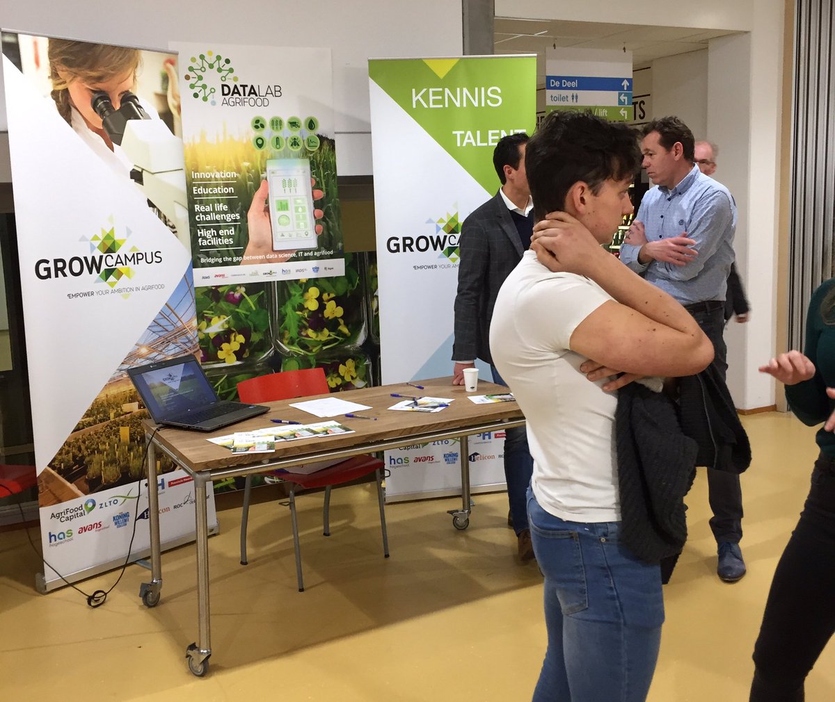 Op de Studenten Studiedag van @HAShogeschool om studenten te interesseren voor de activiteiten van #Datalab #Agrifood en de carrièreperspectieven in de sector.