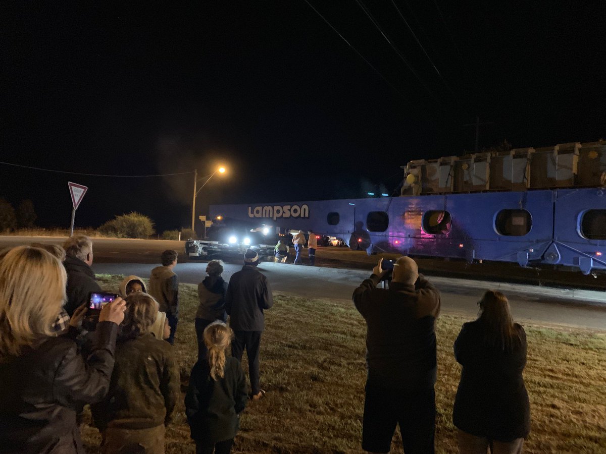 VicTraffic's tweet photo. That night a 663 tonne #superload came to Cobden. Thanks Stevie-lea Chapman. 
Time to rise and shine Campderdown, we'll see you in half an hour. #victraffic https://t.co/JpLUzkYfap
