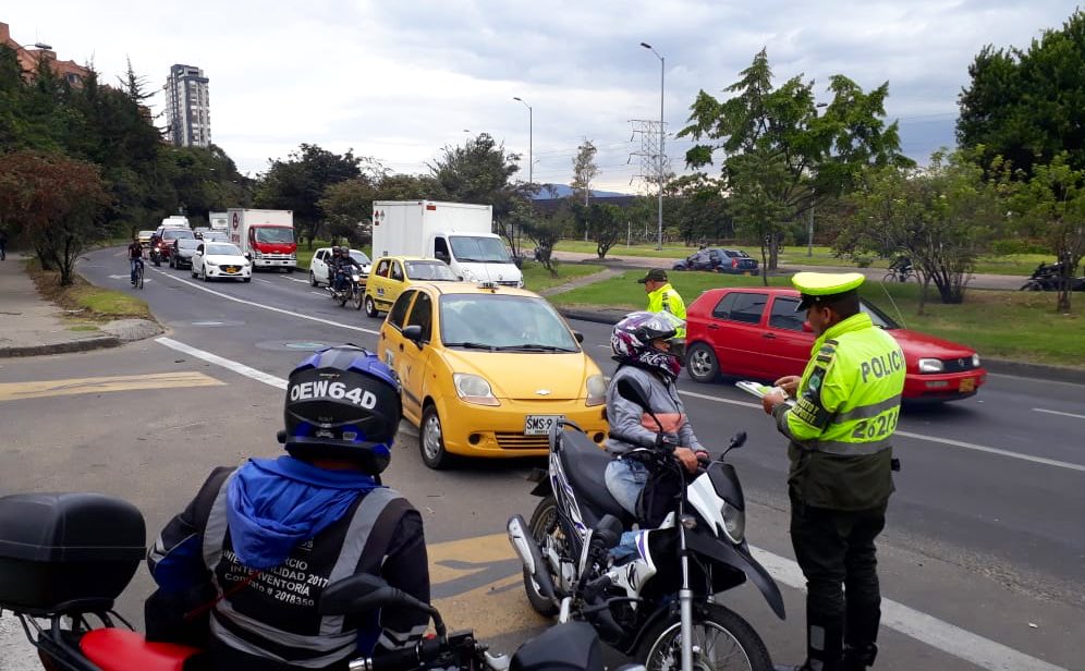 SectorMovilidad's tweet image. 🚨Operativo de control para verificar cumplimiento del carril preferencial 🚎

📍Av. Boyacá con calle 119 

📋 23 Comparendos
🚔 2 Inmovilizados

☝️Ten en cuenta que está infracción (C14) da para inmovilización del vehículo.

#UnaBuenaMovidadParaTodos
