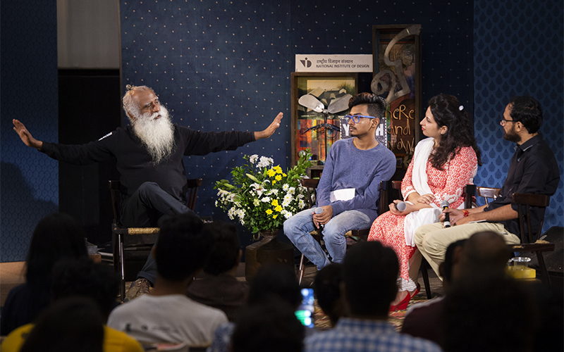 SadhguruJV's tweet photo. Youth have a natural affinity for Truth. Truth meaning what truly works on all levels. #SadhguruQuotes https://t.co/2Cn3wfjVzs