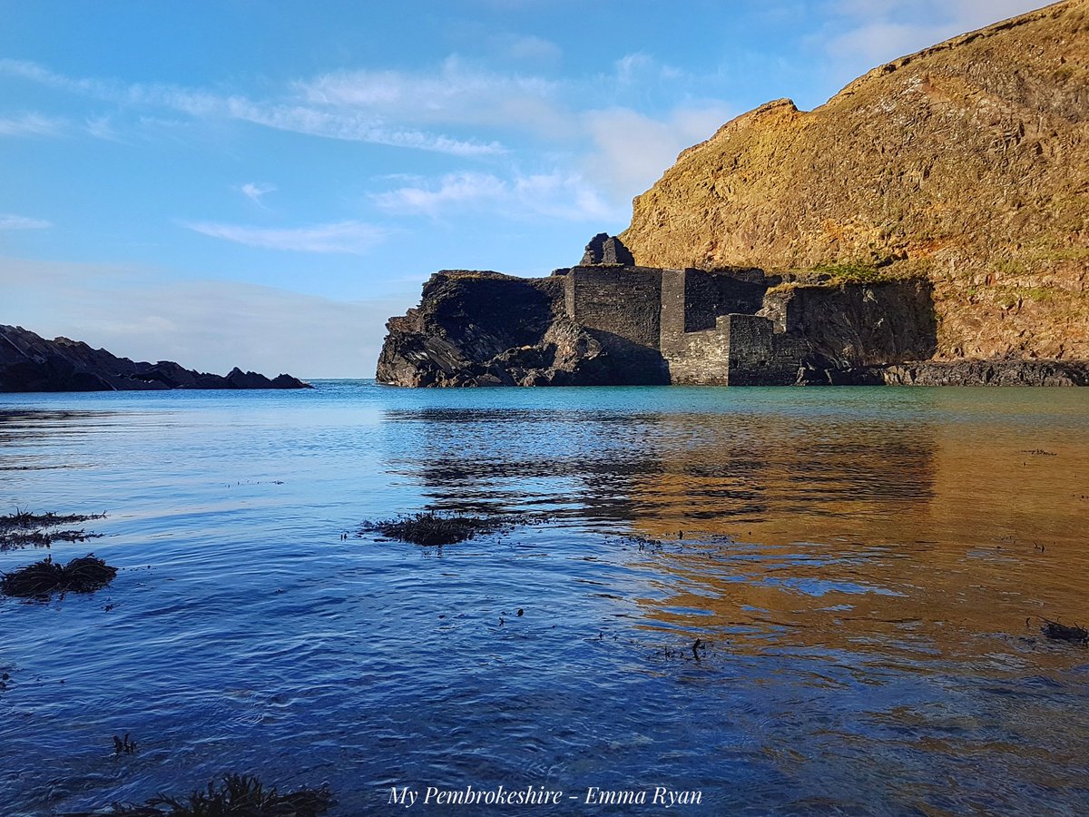 MyPembsEmmaRyan's tweet image. So Beautiful at the Blue Lagoon, Abereiddy, yesterday morning @ruthwignall @kelseyredmore @PembsCoast @VisitPembs @visitwales @DerekTheWeather @ItsYourWales @behnazakhgar @itvcoastcountry @WalesCoastUK @FBMHolidays @NTWales  #bluelagoon #Abereiddy #Pembrokeshire #findyourepic