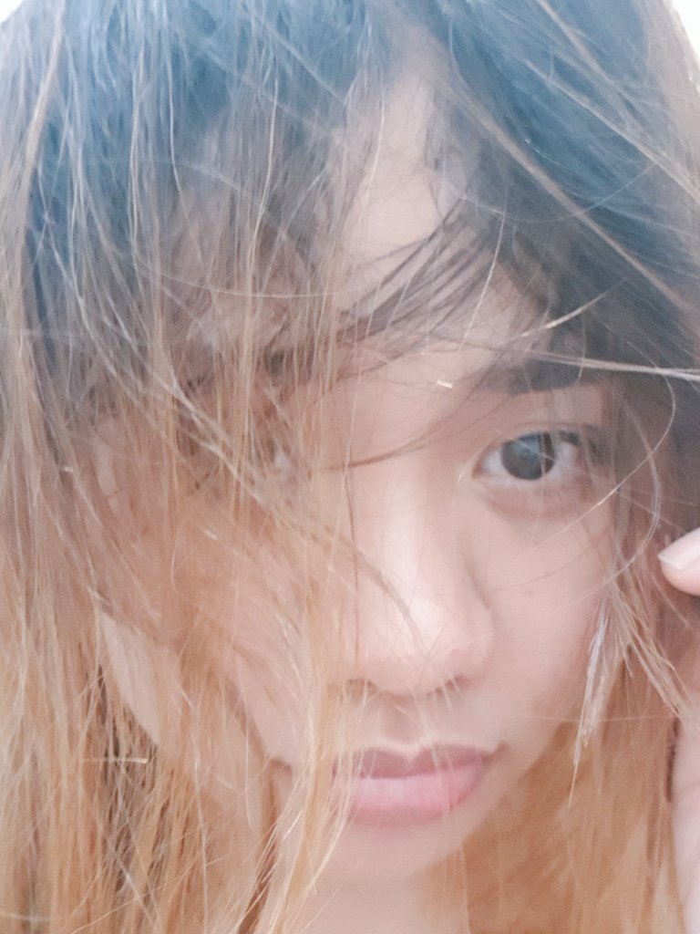 rheemabunny's tweet photo. After my workout I look like this. If I wont ever brush my hair. Who among you would still take me as your girl? 😂
#afterworkout #WorkoutSelfie #workoutday2 https://t.co/DXk6cfrbHq