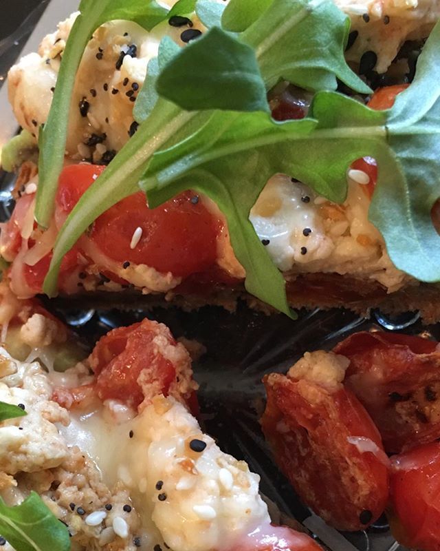 YogiHealthCoach's tweet photo. #avocadotoast#garlic#eggwhites#cherrytomatoes#greens#traderjoeseverythingspice#yummy#healthy https://t.co/w1GGxGwtOX https://t.co/EySagyeHqF