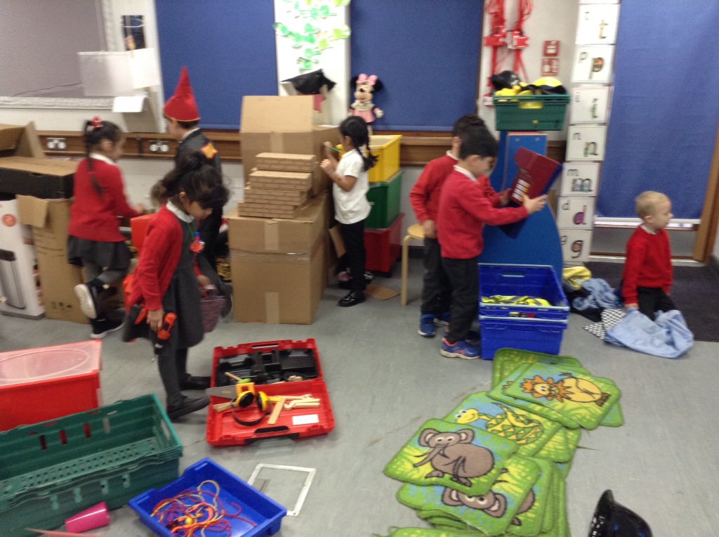 MissElliottKMPA's tweet photo. The chaffinches and swallows are loving our new joint deconstructive role play area. So much space for lots of creating. @kestrelsfield #loveroleplay #buildingimagination @HIAMissBhayani https://t.co/OtSj5duc5H