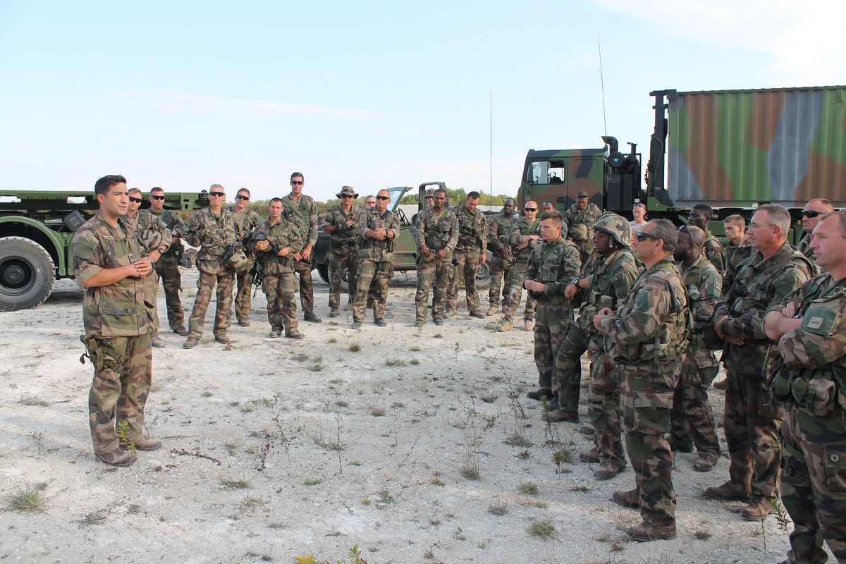 armeedeTerre's tweet image. [#PrépaOPS] Avec 520 soldats issus du #2RMAT, #503RT et autres unités, le groupement tactique logistique Mostaganem-Fribourg est prêt pour #Barkhane 🐪

📌 Mission : assurer le flux logistique terrestres et la maintenance des matériels, au profit des unités déployées de la #9BIMa