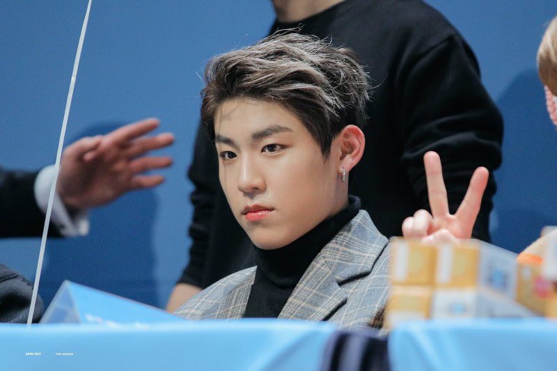 빼옴 tweet media