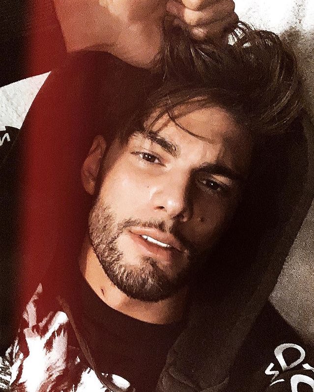 emptyheavyheart's tweet photo. Antonio, ti scelgo io.
#uominiedonne https://t.co/DMzQfwa0Yo