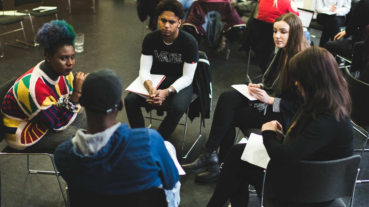 What is a theatre producer? How do you go about becoming one?

Learn how on this course led by cultural producer @bobimono  alongside <a href="/TalawaTheatreCo/">Talawa Theatre Co</a>  and the National Theatre. 

£40 (bursaries available)

Find out more: bit.ly/HowToBeATheatr…