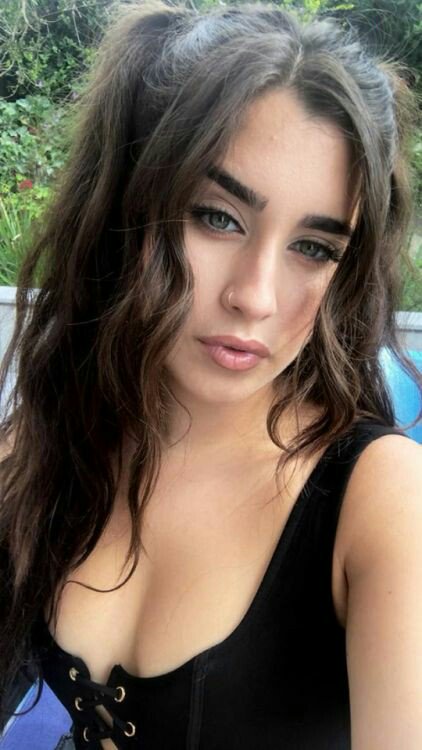 sofyasolos's tweet photo. A LAUREN ESTÁ PEEDENDO AJUDEM 
RT  = VOTO
COMENTEM CINCO ANIMAIS COM A TAG
#iHeartAwards #BestSoloBreakout #LaurenJauregui https://t.co/GHINm4nHd5