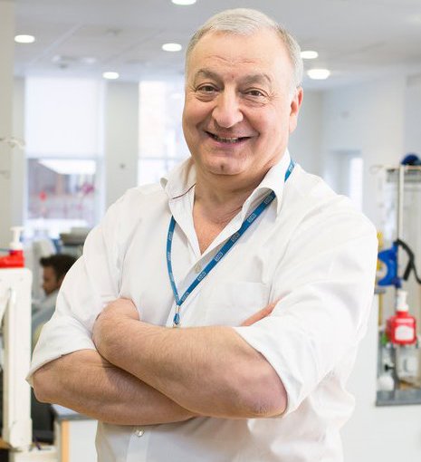 royalmarsdenNHS's tweet photo. It is with deep sadness that The Royal Marsden announces the sudden death of Professor Martin Gore CBE who died this morning. https://t.co/li8XbI2ZMF https://t.co/4ZxKilVosN