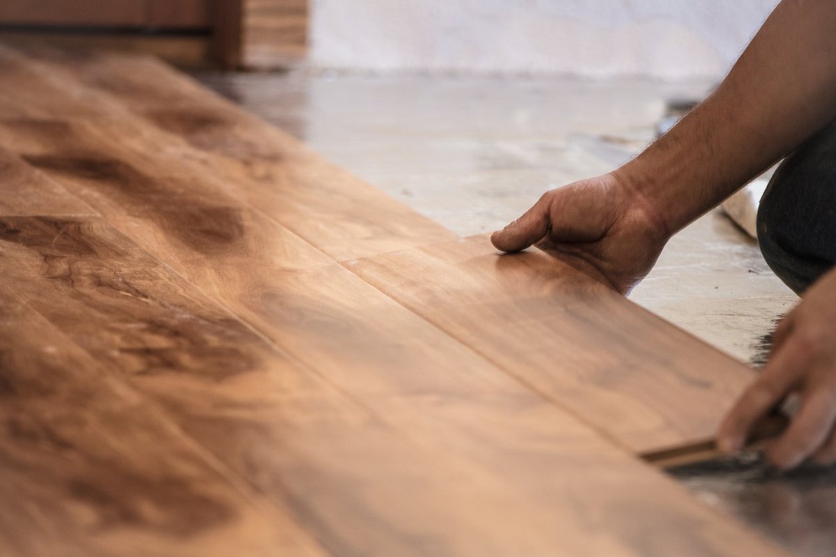 From #underlay to #adhesives, our extensive range of #flooring and #accessories will provide you with all you need to get the job done this #winter - Find out more: ow.ly/TJKL30mNqeM
