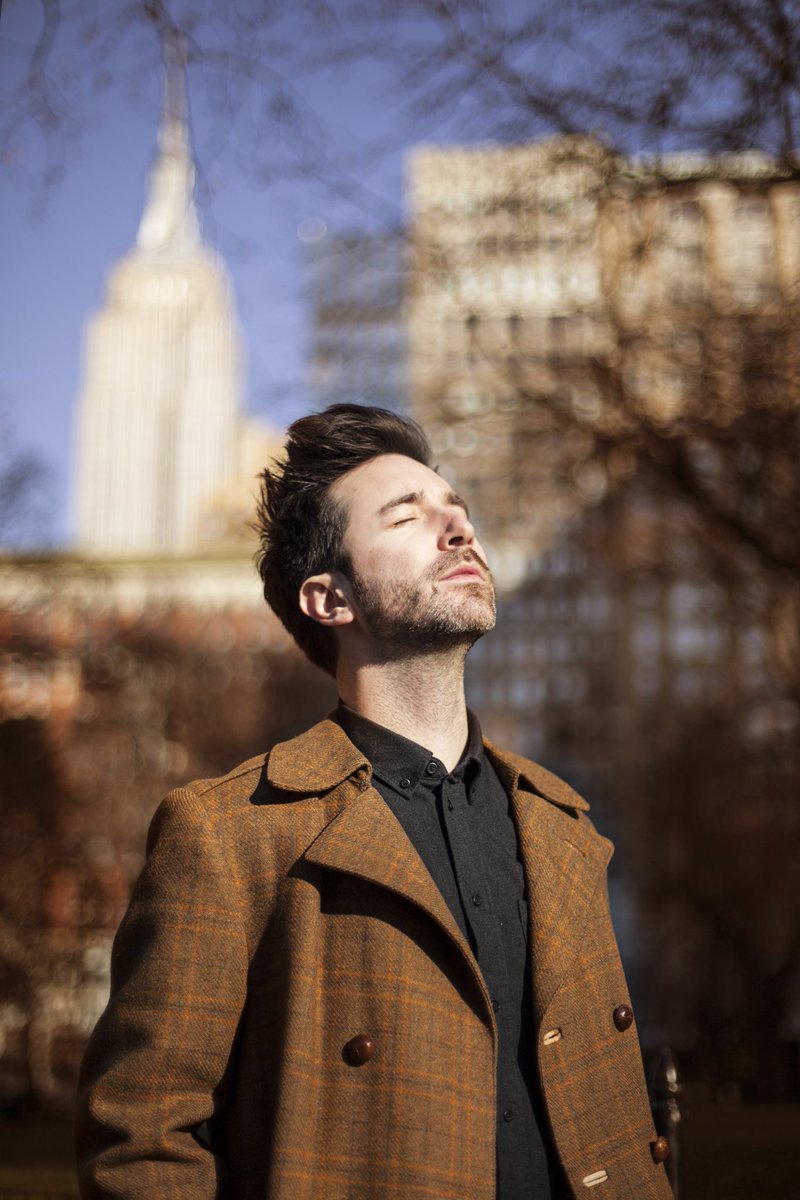 DavidVelduque's tweet image. Una sabia me anunciaba que 2018 iba a ser un año de transformación. Y no se equivocó. Tres proyectos me han ayudado a creer en mí y me han hecho entender lo afortunados que somos los creadores.

🦂ESTIGMA
🦅ANIMAL
🗝IN BETWEEN

Gracias, gracias.

🙌🏻 Por un 2019 lleno de cine 🙌🏻