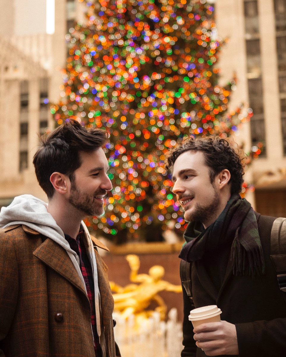 DavidVelduque's tweet image. Una sabia me anunciaba que 2018 iba a ser un año de transformación. Y no se equivocó. Tres proyectos me han ayudado a creer en mí y me han hecho entender lo afortunados que somos los creadores.

🦂ESTIGMA
🦅ANIMAL
🗝IN BETWEEN

Gracias, gracias.

🙌🏻 Por un 2019 lleno de cine 🙌🏻