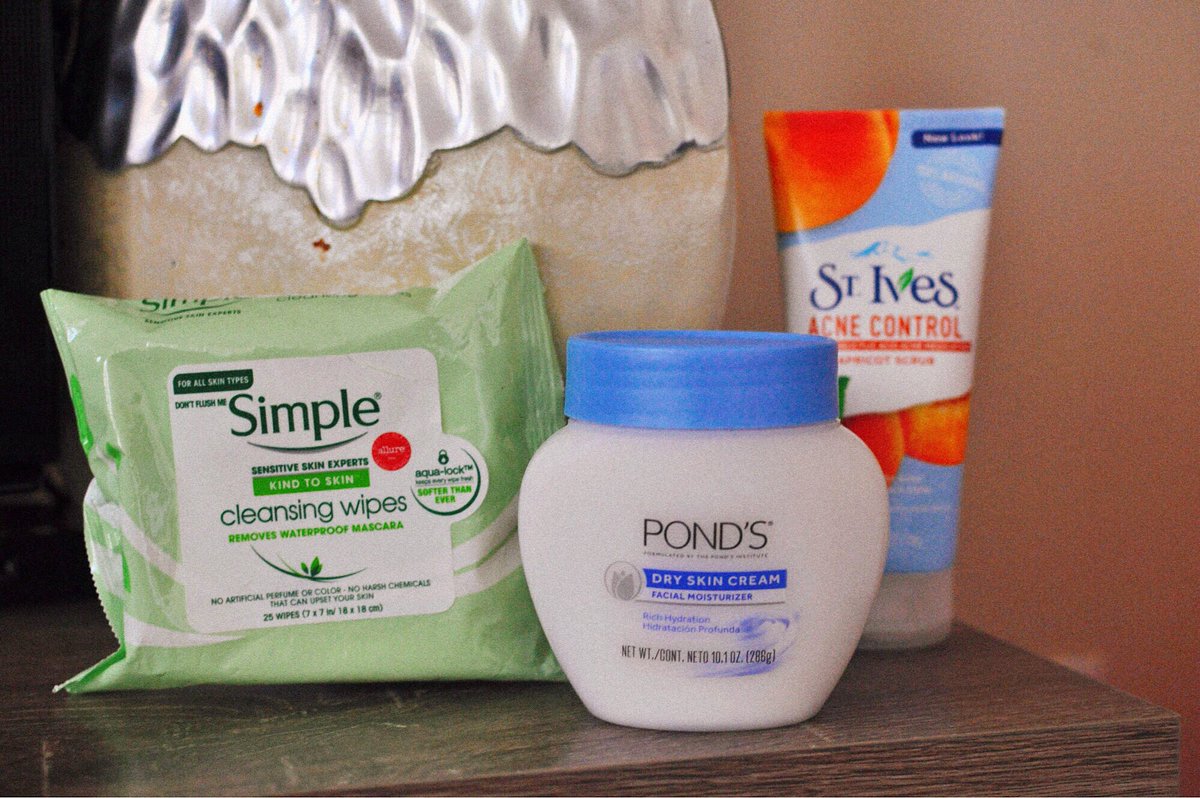 Love using these three beauty classics while I’m traveling, and they’re all on sale at <a href="/Walgreens/">Walgreens</a>!! shpp.in/1jqgvwrs0