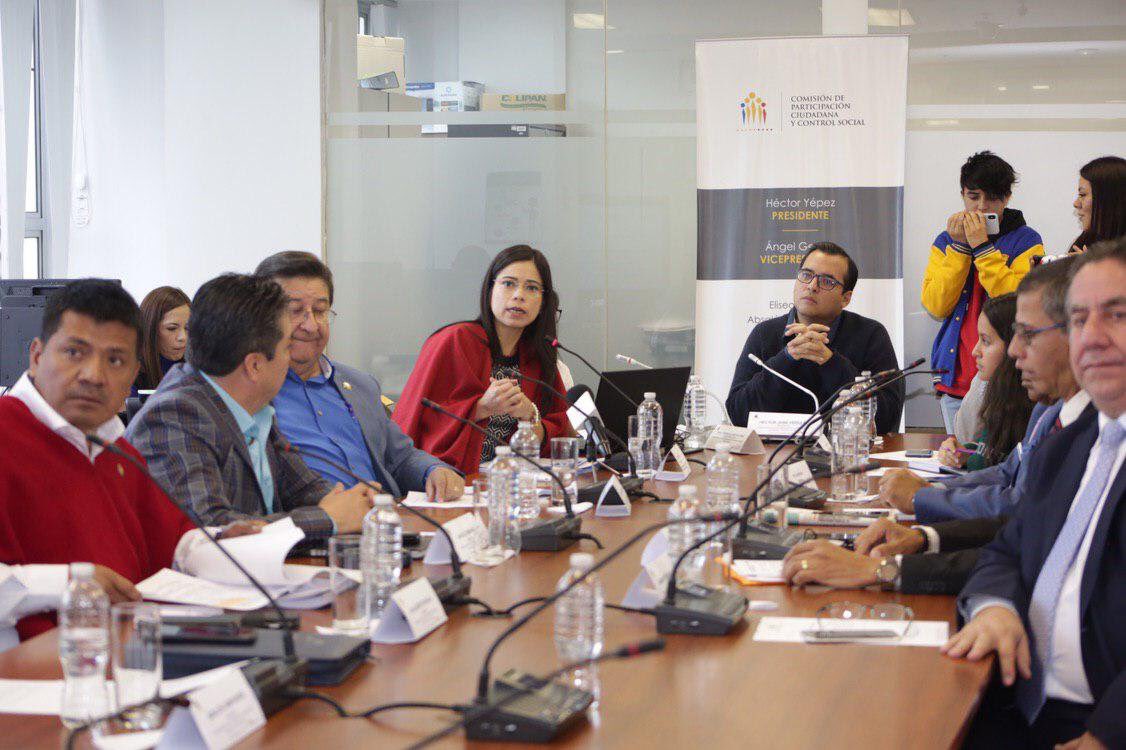 RamonTeranPSC6's tweet photo. Con 10 votos a favor, La Comisión dl Pueblo  resuelve tratar el #CódigoParticipaciónCiudadana como una Ley Reformatoria a la #LeyParticipaciónCiudadana, con la finalidad d mantener la indpendencia entre la normativa dl @CPCCS y las regulaciones sobre los derechos d participación. https://t.co/Mhwjthw3BC
