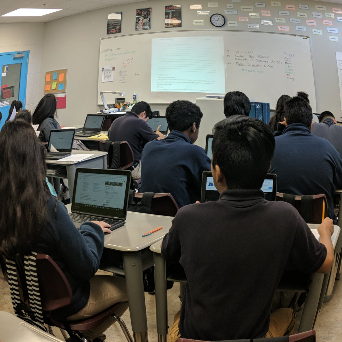 MsKeySTEM's tweet image. My students at @STEMPREP are researching their dream colleges today! We have a lot of @MTSU and @UTKnoxville hopefuls in this class.