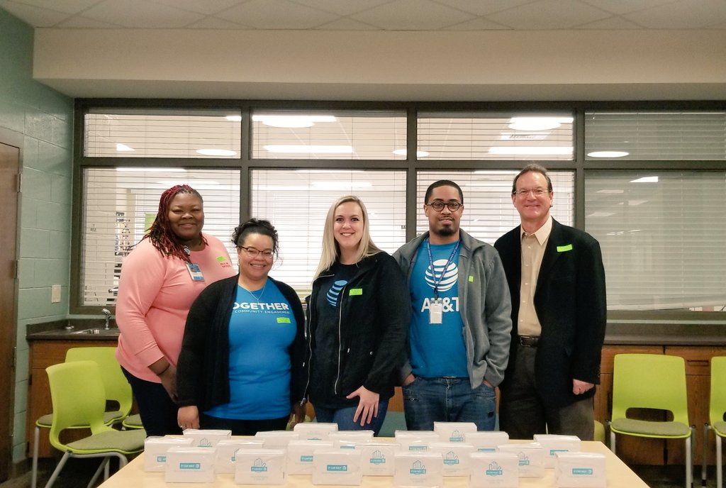 Ready for Career Day at Huntsville High School Freshman Academy! #atthsvclg #ATTCLG #attemployee <a href="/AttRedman/">Chris Redman</a> <a href="/congo_melissa/">Melissa Congo</a> @dezparkofAtt @DreJonesATT <a href="/KantraTubbs/">Kantra Tubbs</a> <a href="/JohnniMohprasit/">Johnni Mohprasit</a>