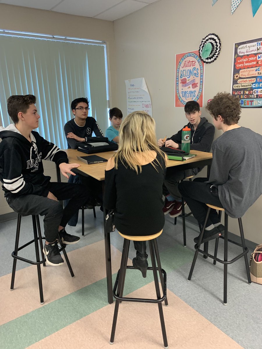 ErinBerthelot1's tweet image. What a great experience today for our Careers students with the @ONFE_ROPE World of Choices sessions. The students were able to meet 5 ppl from the workforce and chat with them about their career/career paths. @MotherTeresaHS #ocsnDL. #learningpartnerships