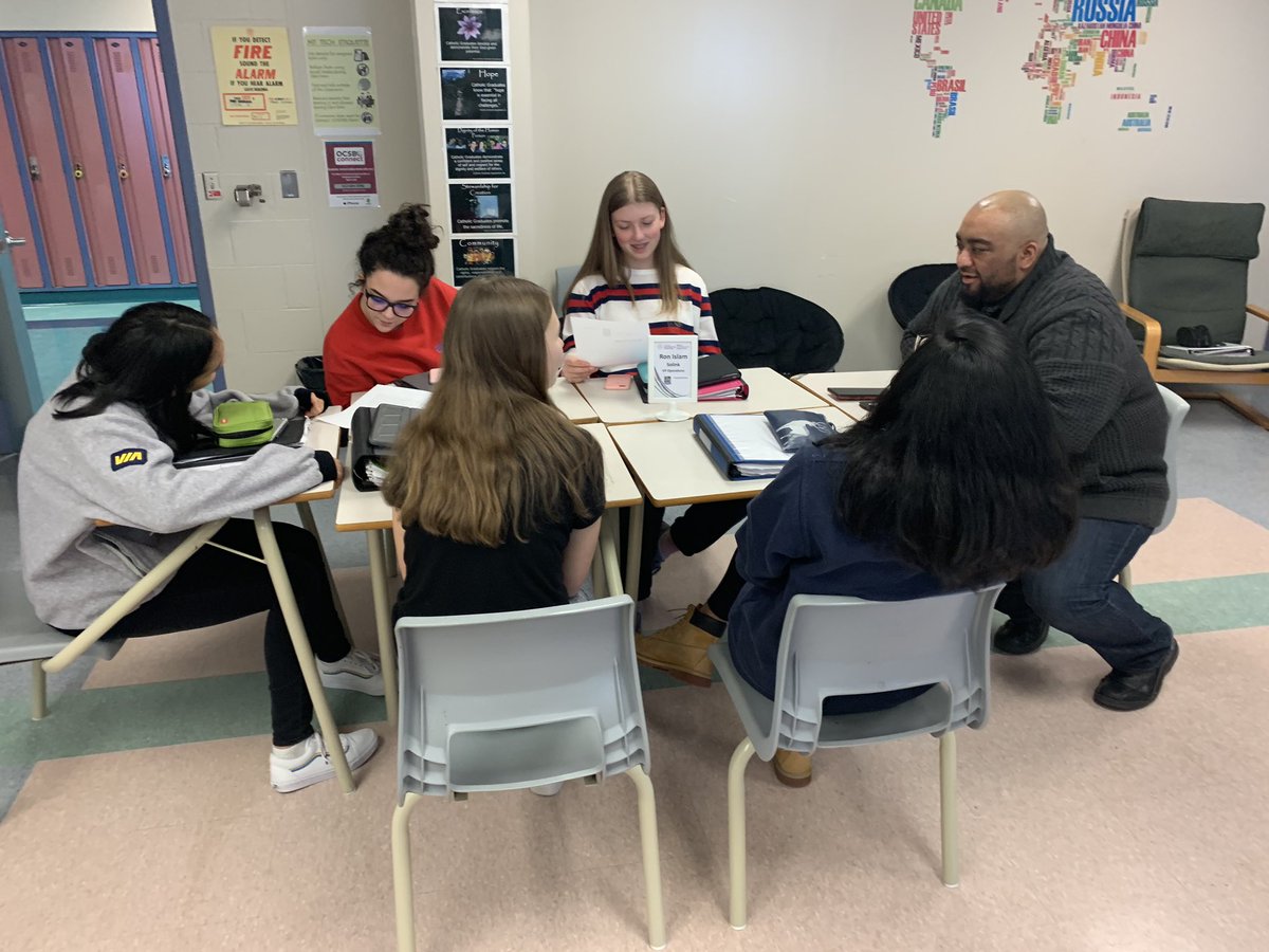 ErinBerthelot1's tweet image. What a great experience today for our Careers students with the @ONFE_ROPE World of Choices sessions. The students were able to meet 5 ppl from the workforce and chat with them about their career/career paths. @MotherTeresaHS #ocsnDL. #learningpartnerships