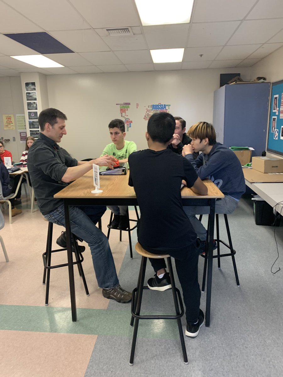 ErinBerthelot1's tweet image. What a great experience today for our Careers students with the @ONFE_ROPE World of Choices sessions. The students were able to meet 5 ppl from the workforce and chat with them about their career/career paths. @MotherTeresaHS #ocsnDL. #learningpartnerships