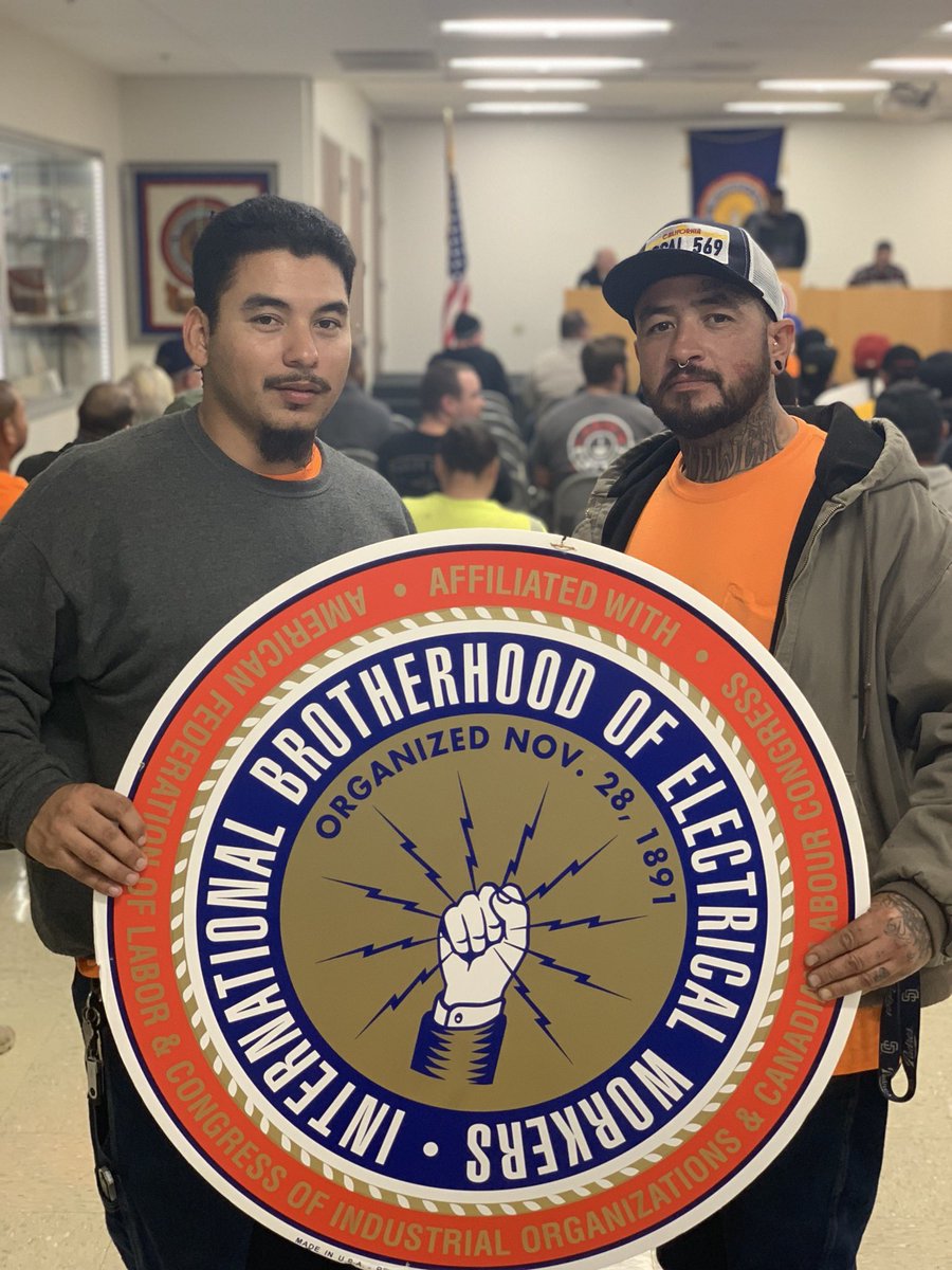 IBEW569's tweet photo. Welcome to #IBEW569 and our Family, Aurelio Mendoza! #Local569 Brother Larry Salas shared with his brother-in-law the opportunity to #LiveBetterWorkUnion.
#Electricians - contact is to join = better wages and working conditions. #IBEWfamily #1u #BTfamily #UnionStrong β‘οΈπͺπ½πΊπΈ https://t.co/3FhJGCWBAR