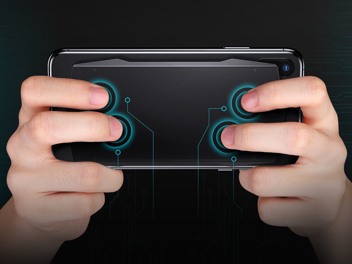 notebookitalia's tweet image. Dopo il successo di HandyCase nel 2015, Handscape ha presentato al CES 2019 il suo secondo gamepad per smartphone: MUJA rivoluzionerà il gaming in mobilità. Sarà finanziato con una campagna su Indiegogo entro fine gennaio notebookitalia.it/muja-gamepad-s… #muja #handscape #indiegogo #ces