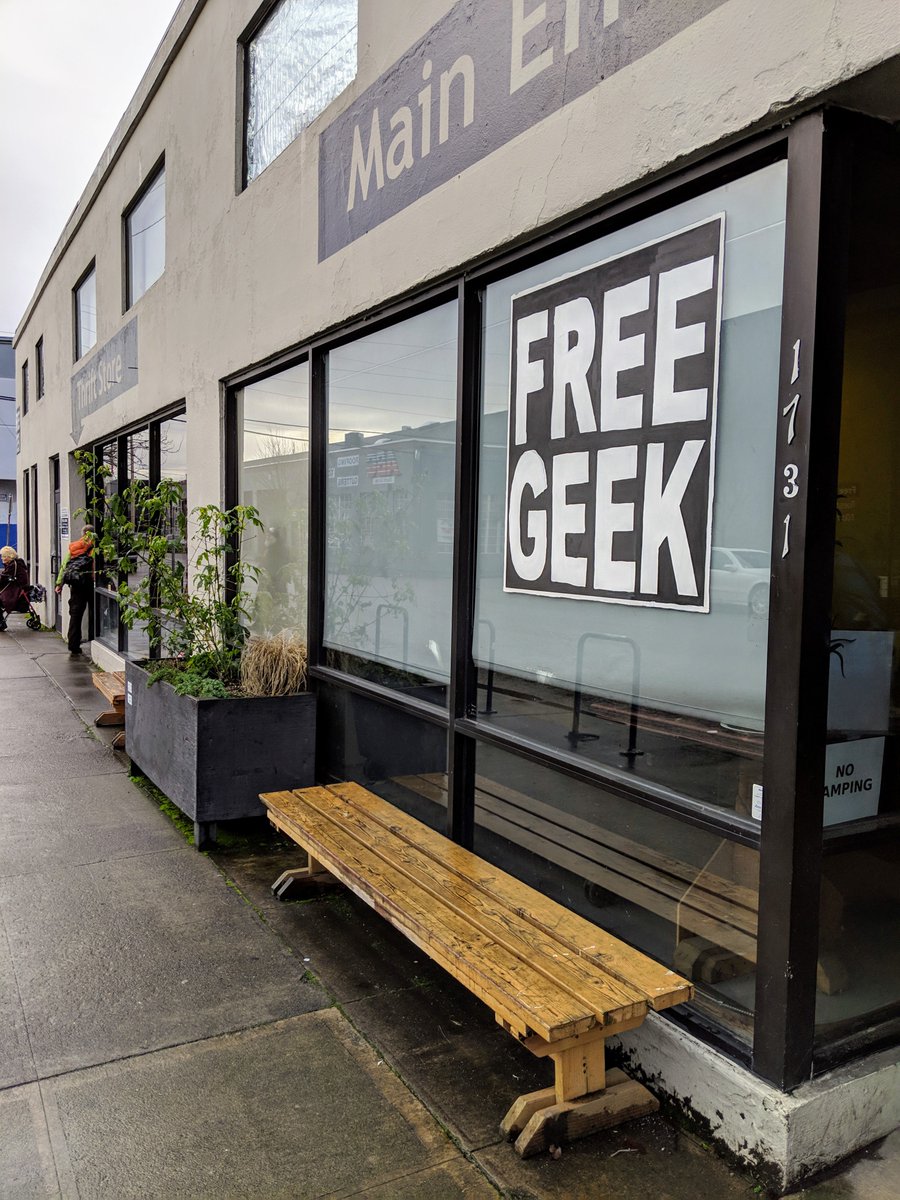 cardinal_chiro's tweet image. Dropped off some @pipsoriginal #donuts and coffee to the wonderful and hard-working folks @FreeGeekPDX! What&apos;s #FreeGeek? It&apos;s a non-profit organization dedicated to enabling digital access, providing education, and reusing technology. #democratizingtechnology