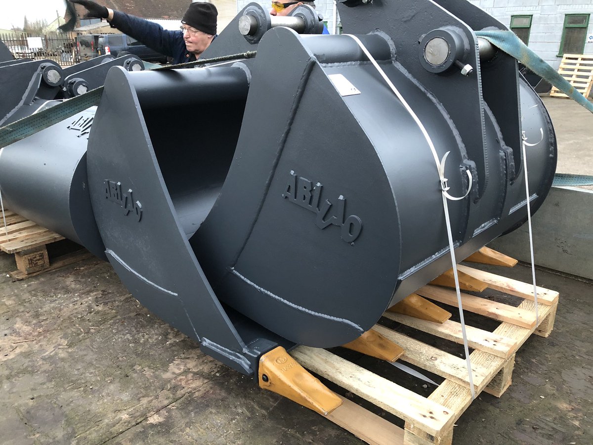 Abiljo_buckets's tweet photo. The new Isuzu Grafter all loaded up ready with a load of #HDbuckets for a @wackerneuson_uk #EZ80 and #ET90 ready to go to @HUSKISSONLTD tomorrow https://t.co/I1zFfrMrII