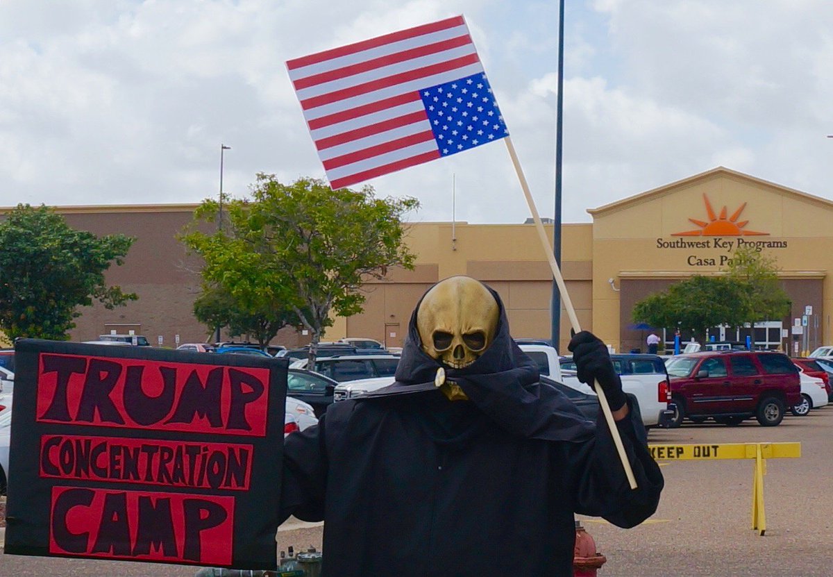 planetjose's tweet photo. went
2 #brownsville #texas
2 #protest #familyseparation
@realDonaldTrump
#ThursdayThoughts #ThursdayMotivation #mcallan #NoWall #TrumpShutdown #Resist #Trump #tcot #maga #TrumpResign #ImpeachTrump #ImpeachTheMF #ForrestTrump #immigration #TrumpTraitor #TrumpTrain2020 #gop https://t.co/OUXRrxlWmp