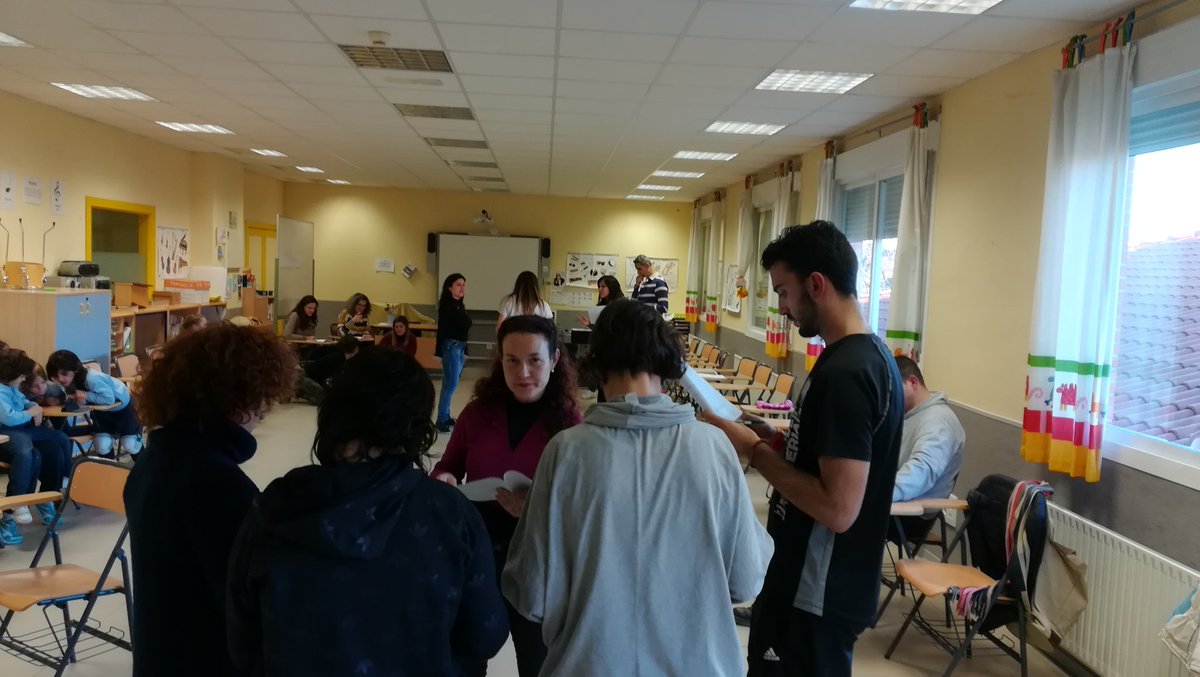 Carl0sTercer0's tweet photo. #Panto los maestros del @Carl0sTercer0 ya hemos comenzado los ensayos de la #Panto (obra cómica en inglés) , bajo la dirección de #JanineMurphy, parte del #PlanFormacion @CTIFMadridSur @innovacion_edu #Bilingüismo #Aranjuez #JuntosAprendemos #JuntosDisfrutamos #WeAreJustCarlosIII https://t.co/D0lkobhwBz
