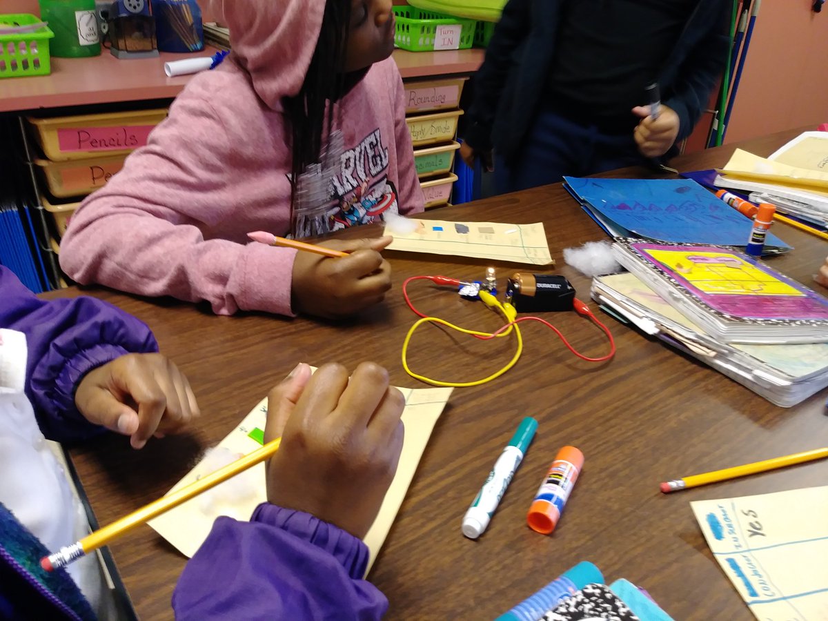 louise4jones's tweet photo. Is it a conductor or an insulator....students are experimenting to see if certain materials will be label conductor or an insulator....#GrayTScience @roopasan. @MrsBringmann @GrayElemEagles @SADubberke @SerjioMedina. https://t.co/40aZTB7Cif