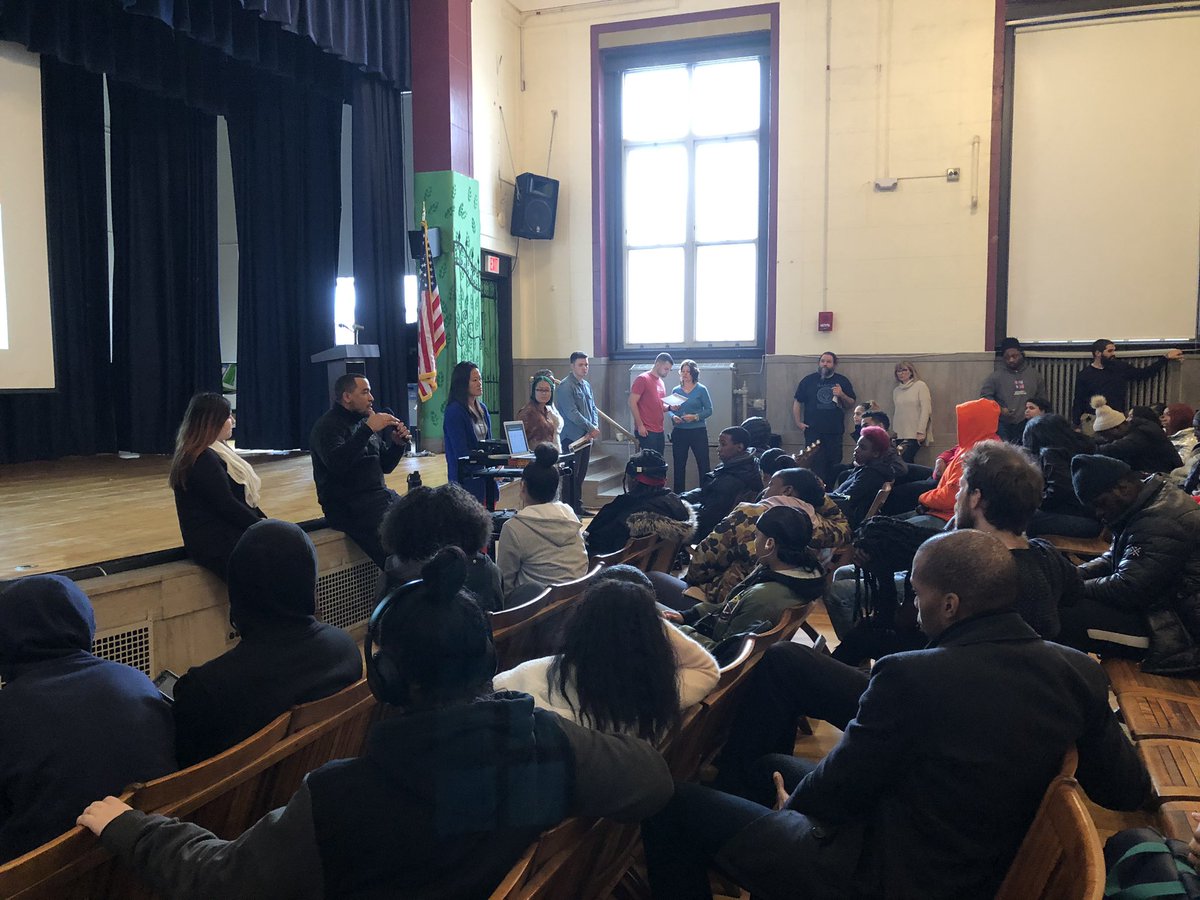 bostondayandeve's tweet photo. First Town Hall of Trimester 2! Sharing norms, updates and awards from T1 and Project Month! #bdearocks https://t.co/zGORGbc1t4
