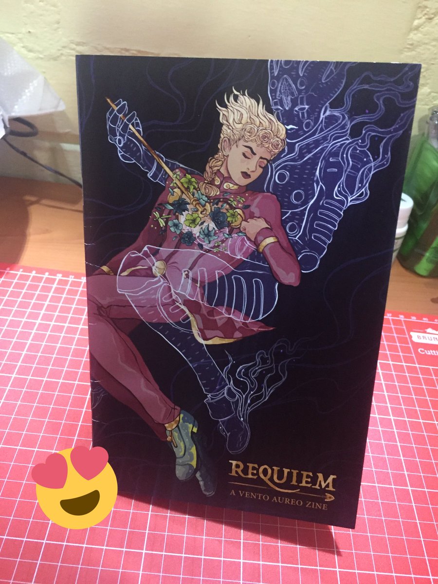 Today I received my copy of Requiem~~ 💕 Every piece of artwork is stunning!! 😩👌
Thanks you <a href="/BearzarreZines/">🌟🐞💛</a> for making this possible!